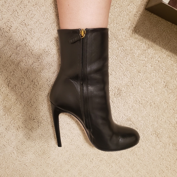 Gucci Leather Ankle Boots - Picture 15 of 16